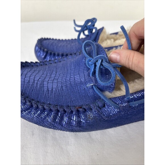 UGG Dakota Moccasin Slippers Womens 8 Blue Metallic Croc - Picture 3 of 12